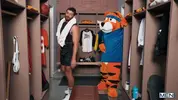Jake Preston, Shamu Azizam - Scopato dalla mascotte
