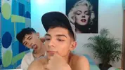 Show porno sexy con pareja latina de camboys