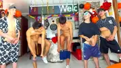 Orgía porno en grupo con camboys twinks latinos