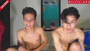 Pareja porno de twinks - Alessandro y Alex