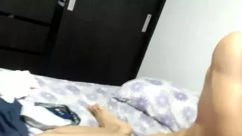 Casal de twinks camboys bem quente – Dopaminefor