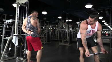 Daddies guarros bien calientes en el gym