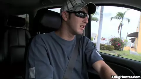 Thug Hunter – Danny Brooks se revienta al chulo del ghetto Derek Reynolds