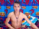 Pareja de twinks novios camboys con dos pollas grandes en cam