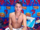 Pareja de twinks novios camboys con dos pollas grandes en cam