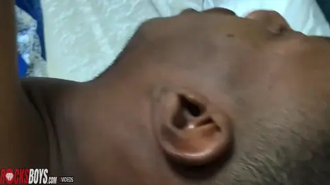 Sexy Thug-Bottom nimmt Rocks Schwanz (HD)