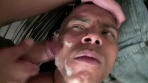 Latino baise à poil sur son lieu de travail (HD)