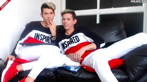 Coppia sexy di twink camboy venezuelani