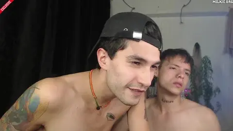 Casal de amantes camboys em um show bem quente