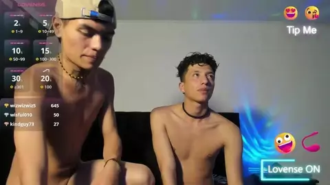 Couple latino de camboys bien chauds avec Mhatias