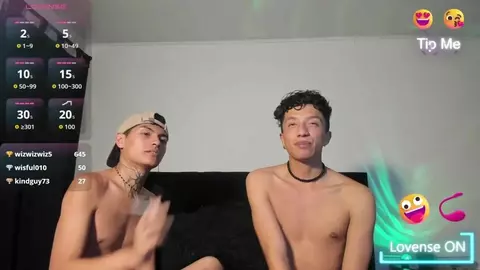 Couple latino de camboys bien chauds avec Mhatias