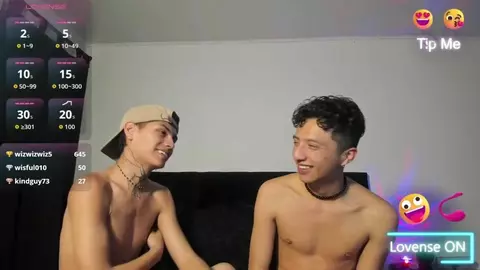 Casal de camboys latinos bem quentes com Mhatias