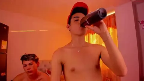 VenezuelCouple – coppia di twink venezuelani caldi