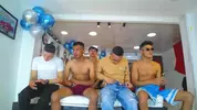 Show porno en grupo con camboys colombianos latinos