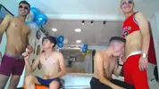 Show porno en grupo con camboys colombianos latinos