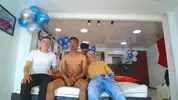 Show porno en grupo con camboys colombianos latinos