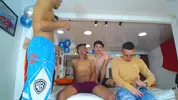 Show porno en grupo con camboys colombianos latinos