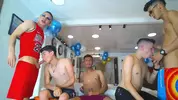 Show porno en grupo con camboys colombianos latinos