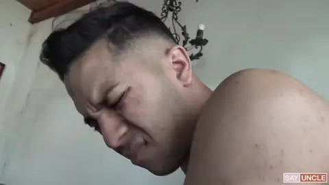 PADRASTRO SE LO FOLLA A PELO