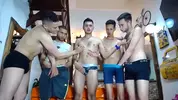 Show porno de camboys twinks bien calientes en orgía