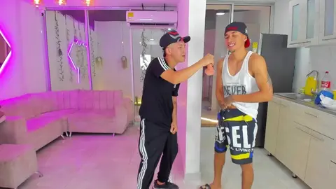 Orgia di gruppo bollente con twink camboys – BoysDeluxeMilitary