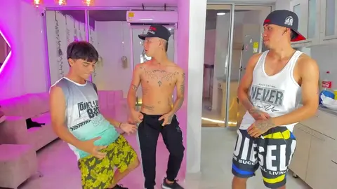 Orgia quente em grupo com twinks camboys – BoysDeluxeMilitary