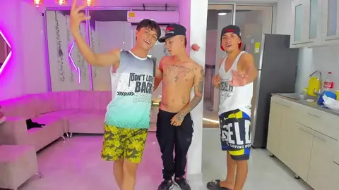 Orgía caliente en grupo con twinks camboys – BoysDeluxeMilitary