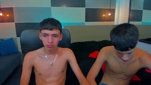 Pareja de twinks bien calientes - juanndsteven