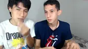 Pareja de twinks colombianos calientes en cámara