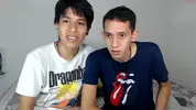 Pareja de twinks colombianos calientes en cámara