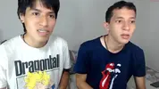 Pareja de twinks colombianos calientes en cámara