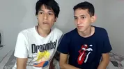 Pareja de twinks colombianos calientes en cámara