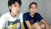 Pareja de twinks colombianos calientes en cámara