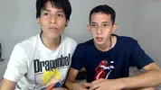 Pareja de twinks colombianos calientes en cámara