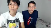 Pareja de twinks colombianos calientes en cámara