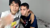 Pareja de twinks colombianos calientes en cámara