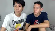 Pareja de twinks colombianos calientes en cámara