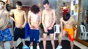 heiße Gruppensex-Orgie mit lateinamerikanischen Twink-Freunden