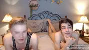 coppia di amici twink JacobHarley in show di sesso in cam