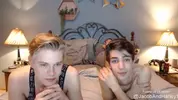 coppia di amici twink JacobHarley in show di sesso in cam