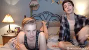 coppia di amici twink JacobHarley in show di sesso in cam