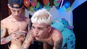 Show porno hot de couple twink sur Tattoohotboys