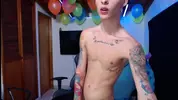 Show porno hot de couple twink sur Tattoohotboys
