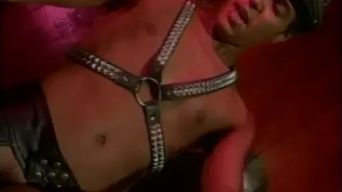 Leather Playhouse - terrain de jeu cuir