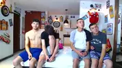 Show d'orgie porno chaude de camboys en groupe