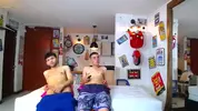 Show d'orgie porno chaude de camboys en groupe
