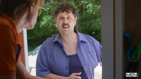 Leo Louis, Thick Angel – Hambriento por su comida basura