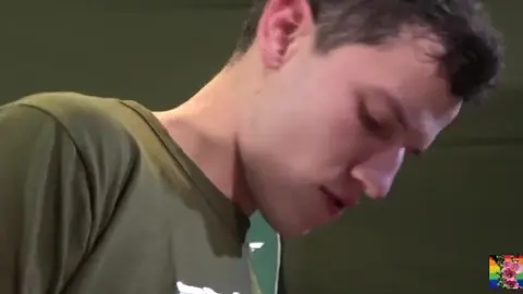 Joven Argentino Diego Follando 01