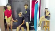 Show caliente en grupo con amigos twinks