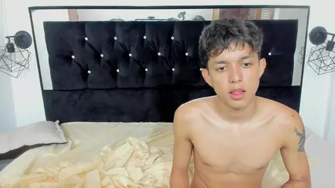 Show porno con coppia di twink SebasCat camboy